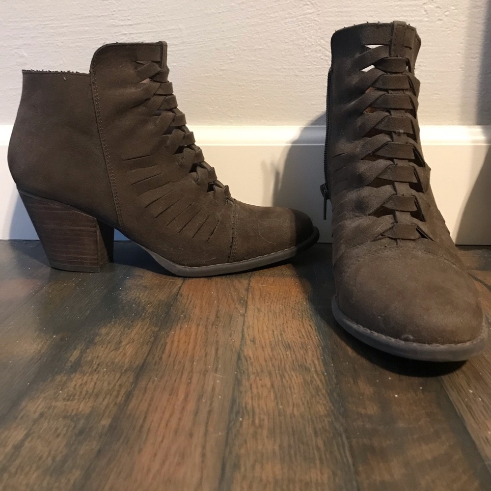 Heeled booties